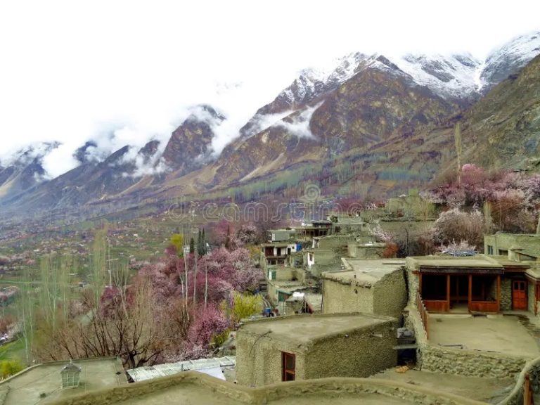 karimabad--hunza-valley